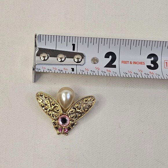 Gold Tone Insect Pink Rhinestone Faux Pearl Brooch Unmarked Fly Pin - Picture 8 of 8